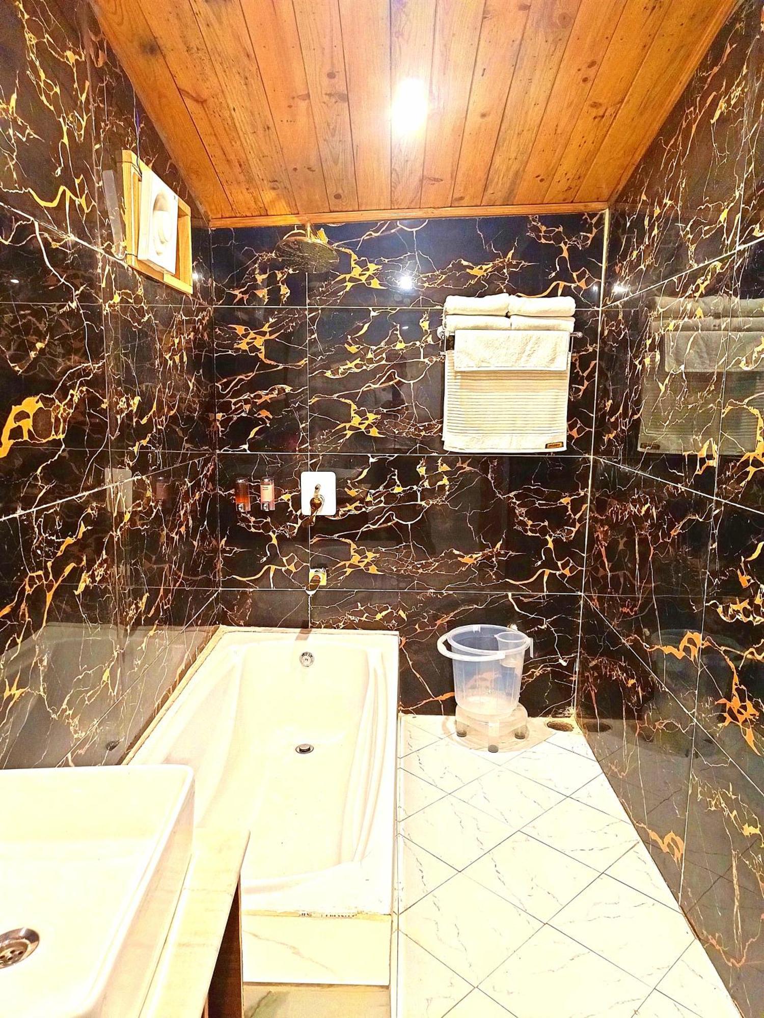 Aaroham Resort Shimla ! Luxury Cottage By Aamod Group Номер фото